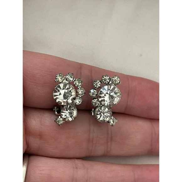 Vintage Rhinestone Encrusted Brooch and 2 Pairs Rhinestone/Bead Clip-on Earrings - Picture 8 of 12